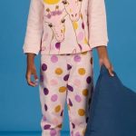 1759441972_hur-man-valjer-pyjamas-for-en-tjej-och-vad-som.webp.webp